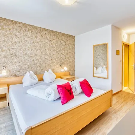 Garni Schmiedhof Bed & Breakfast *